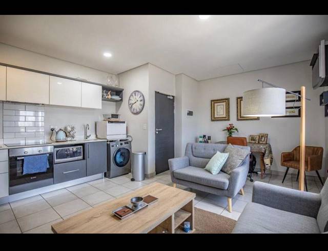 1 BEDROOM APARTMENT FOR SALE IN MENLO PARK
